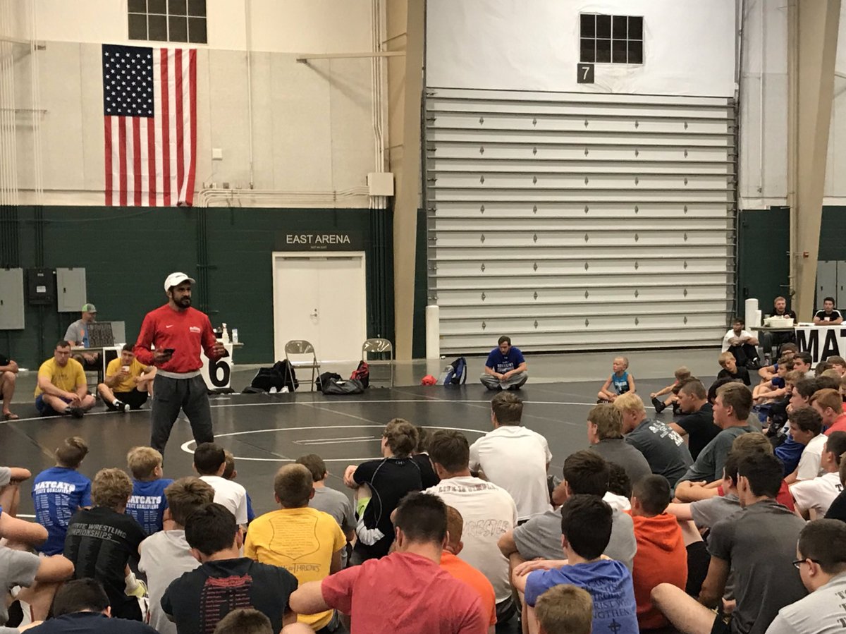 Notes from World Bronze Medalist @joe_colon61kg:
✳️ Learn from your losses!
✳️ Have a warmup routine!
✳️ Have a cool down routine!
✳️ Write down your goals- short, medium, and long term!
✳️ Watch your film and take notes! 
#finalx #unkwrestling #wrestling