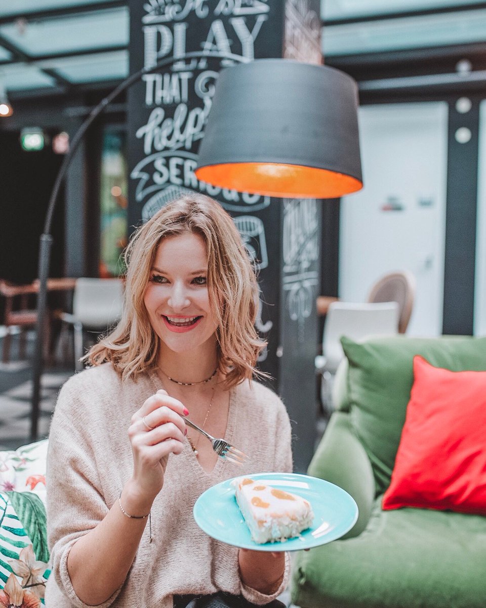 *English below*
[Sponsored] Kann ich dir ein Geheimnis verraten? Ich kann mich unglaublich schwer entscheiden... (vielleicht liegt es daran dass ich ein Zwilling bin?!).

Als @baeckerwiedemann mich gefragt hat ob ich lieber
#baeckerwiedemann#berlinfood