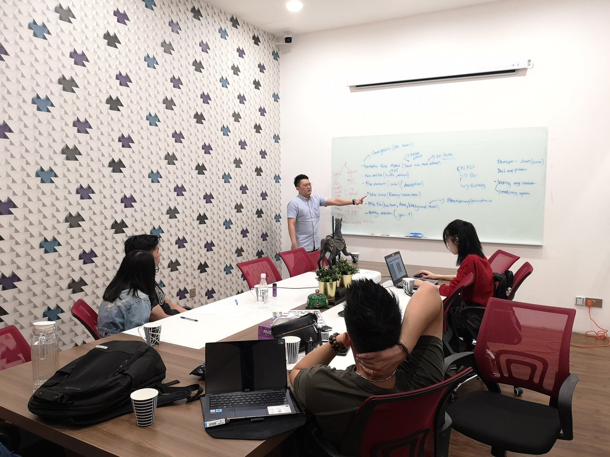 BitneyToken's tweet image. Team Beeznix is constantly discussing and planning with our strategic partner and official ambassador, Ledgit for a better gaming environment for all of our Beeznix fans! Exciting and challenging updates coming out soon. Stay tuned! 
#Bitney
#Beeznix
#Ledgit