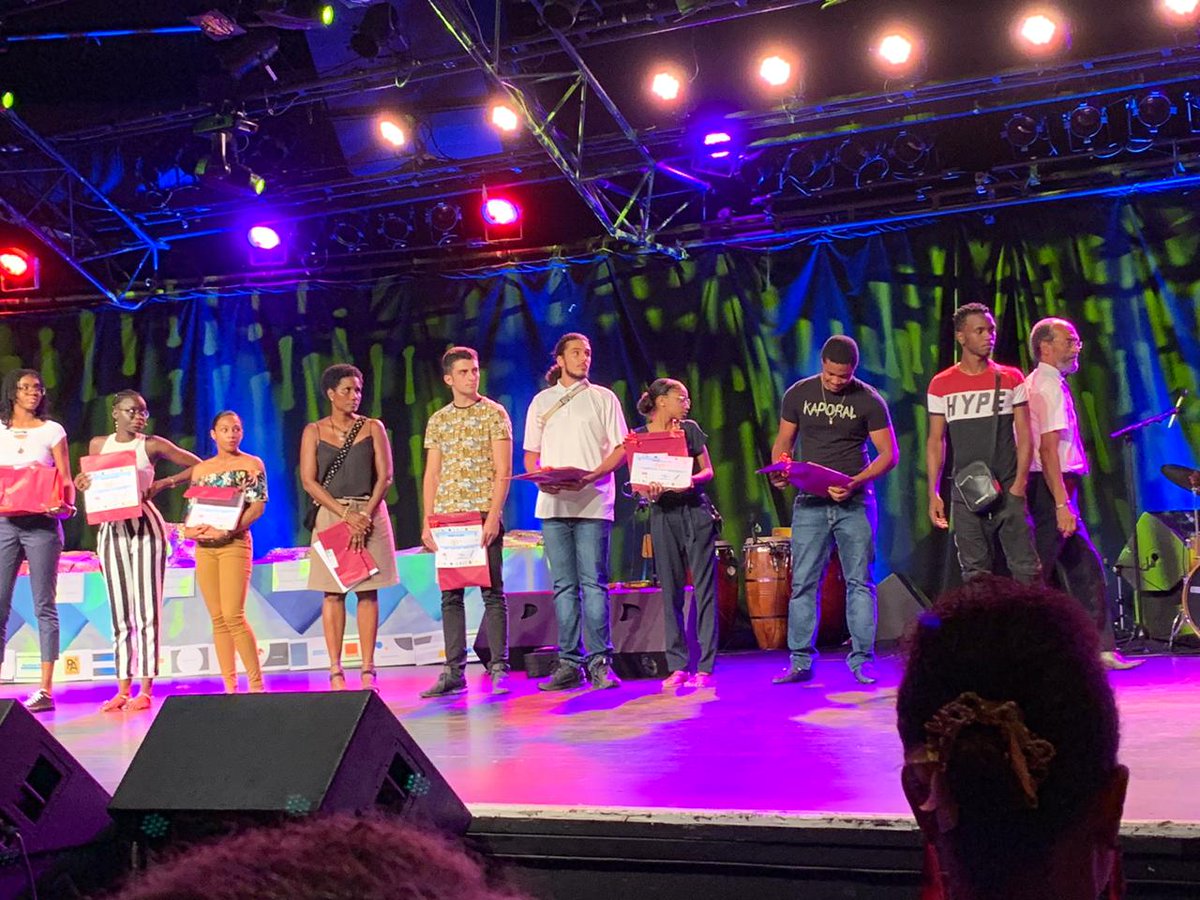 Medef Martinique (@medefm) on Twitter photo Le Vend 14/06/19, le <a href="/MEDEFM/">Medef Martinique</a> a participé à la 8ème édition de la remise des prix du Lycée Acajou II.
Cet évènement a été l’occasion pour le Président du Medef M, <a href="/bernardedouard2/">bernard edouard</a> et son Vice Président <a href="/charlesLARCHER/">charles</a> , de remettre des prix, à ces étudiants méritants. Le Vend 14/06/19, le <a href="/MEDEFM/">Medef Martinique</a> a participé à la 8ème édition de la remise des prix du Lycée Acajou II.
Cet évènement a été l’occasion pour le Président du Medef M, <a href="/bernardedouard2/">bernard edouard</a> et son Vice Président <a href="/charlesLARCHER/">charles</a> , de remettre des prix, à ces étudiants méritants.