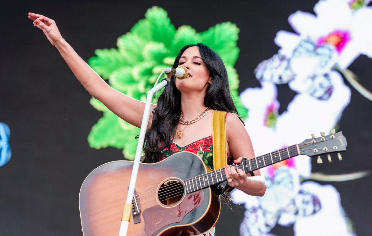 Watch Kacey Musgraves cover The Flaming Lips' "Do You Realize??&q...