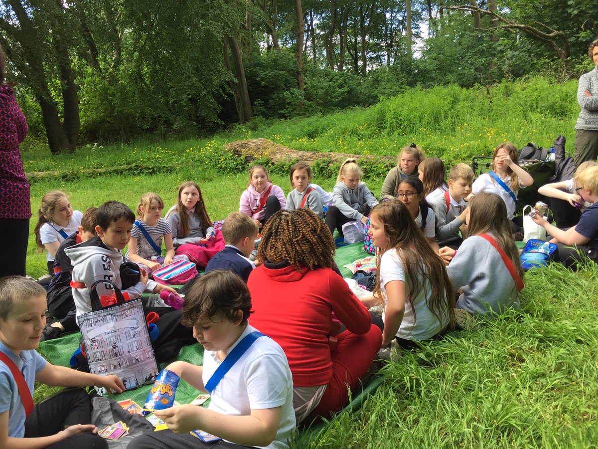 MissNichols20's tweet photo. June’s right of the month is about the right to play and the right to rest. P6 sure did love their time playing in the woods today! They were so creative coming up with Jacobite and Redcoat games to go along with this terms topic. Thank you Grace for this adventure! https://t.co/49nOxK2V8p