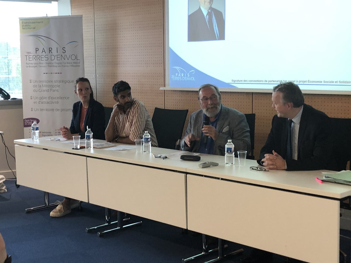 terresdenvol's tweet image. « Cette cérémonie est l’occasion de mettre à l’honneur les 14 #lauréats de ce 1er appel à projets et de confirmer notre implication en faveur d’une #économie #inclusive et #solidaire sur le #Territoire », Jean-François Baillon, Vice-president de @terresdenvol.