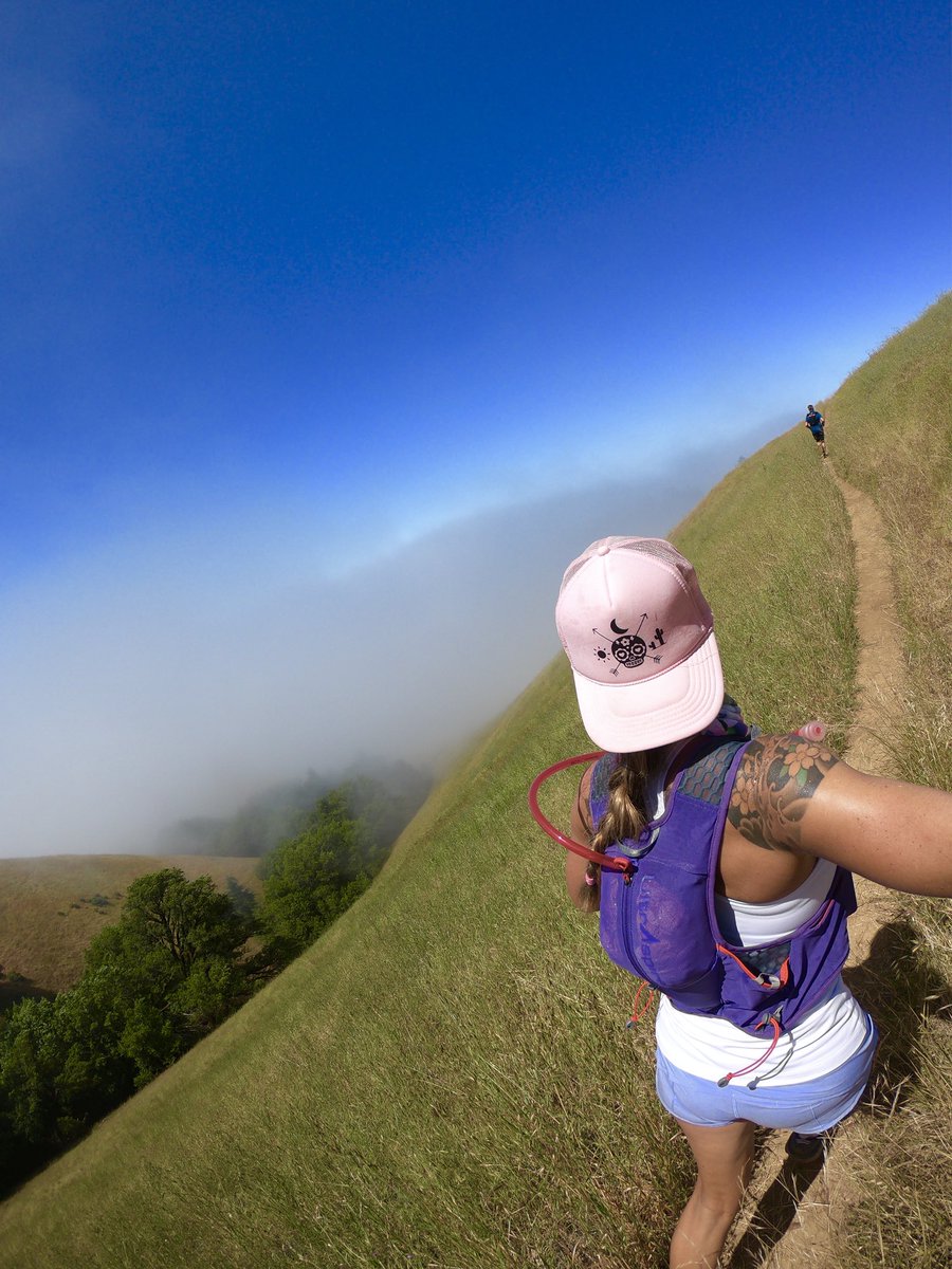 HeatherroseSf's tweet photo. I smile thru the fog and “rain” and I smile for the sun ☀️ because we GET TO RUN these amazing trails❤️

In 16 miles we never knew what was next weather wise... we DID know we would get major stoke regardless ⚡️⚡️💥

@HOKAONEONE 
@Ultraspire 
@suunto 

@mattrodgers1 https://t.co/3mBp0Efp43