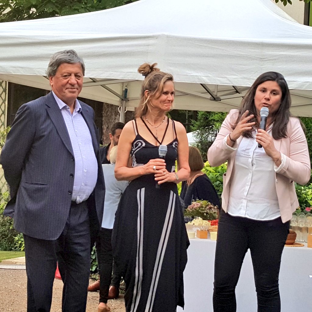 SACDParis's tweet photo. Les médailles Beaumarchais récompensent des personnalités qui ont oeuvré pour les auteurs et la création. Saluées pour leur engagement en faveur de la directive europ droit d'auteur : @HelgaTruepel @VRoziere et @GabrielMariya #prixsacd2019 https://t.co/HleUkPKmSr