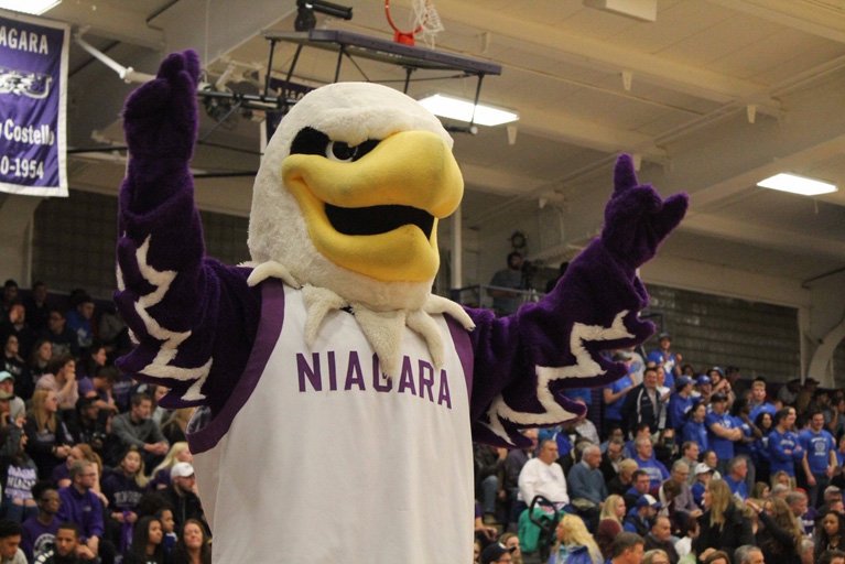 Hey it's #NationalMascotDay so give us a RT if you 💜 our very own <a href="/MonteEagle/">Monte Eagle</a>