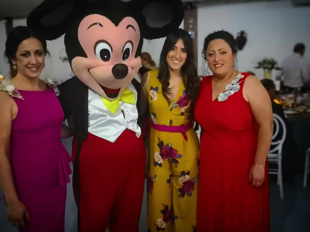 carovargasmusic's tweet image. Lunes y sigo con cansancio de la boda. Me hago anciana 😂 #primis #familia