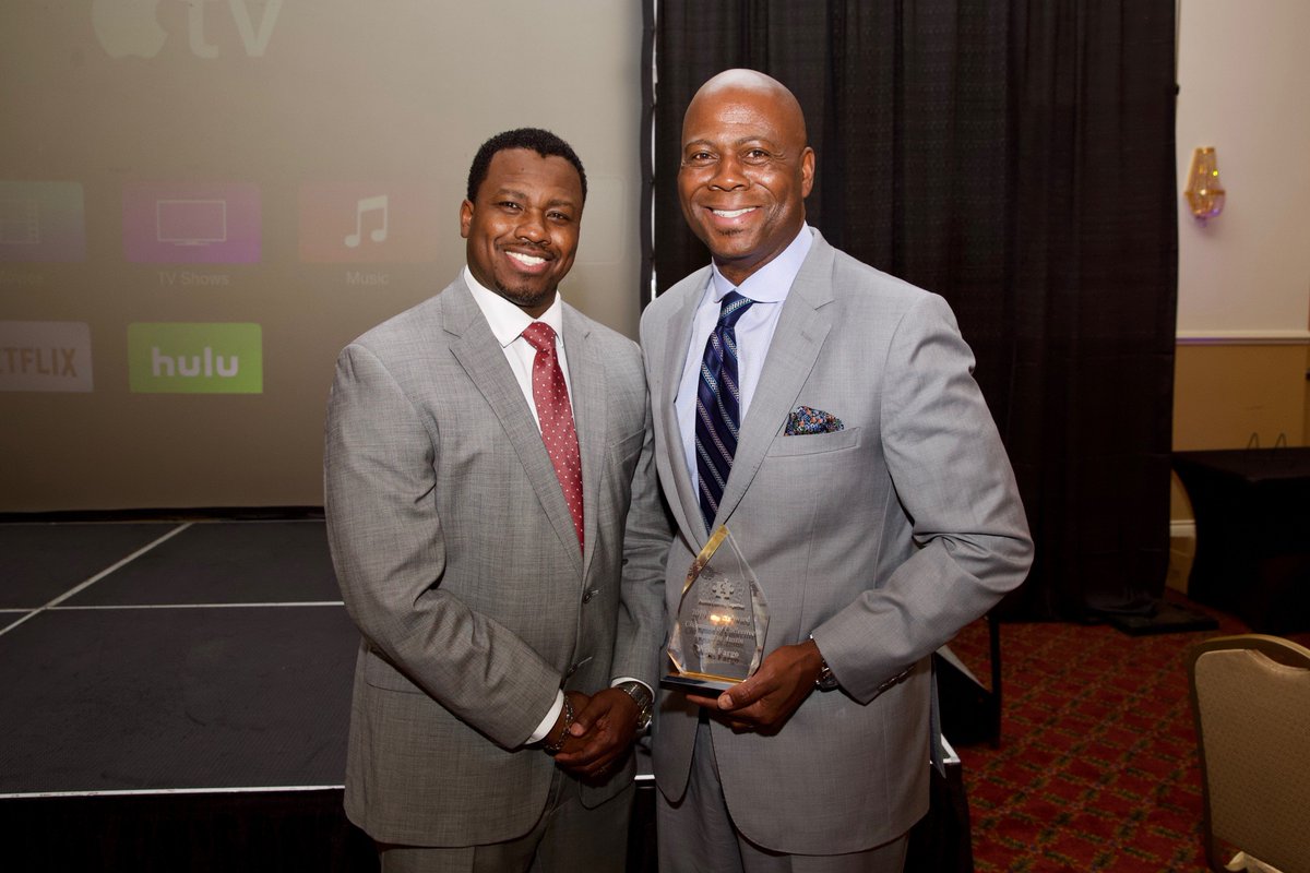 TrinaBlairShep's tweet photo. Special thanks to @ACT_Chicago for naming @WellsFargo a 2019 Champion of Collective Impact. Local WF exec Marvin Spears received a rousing ovation before accepting the award. The bank has pledged $600k in support by 2020 to Chicago's Austin neighborhood. https://t.co/6egnFEETFO