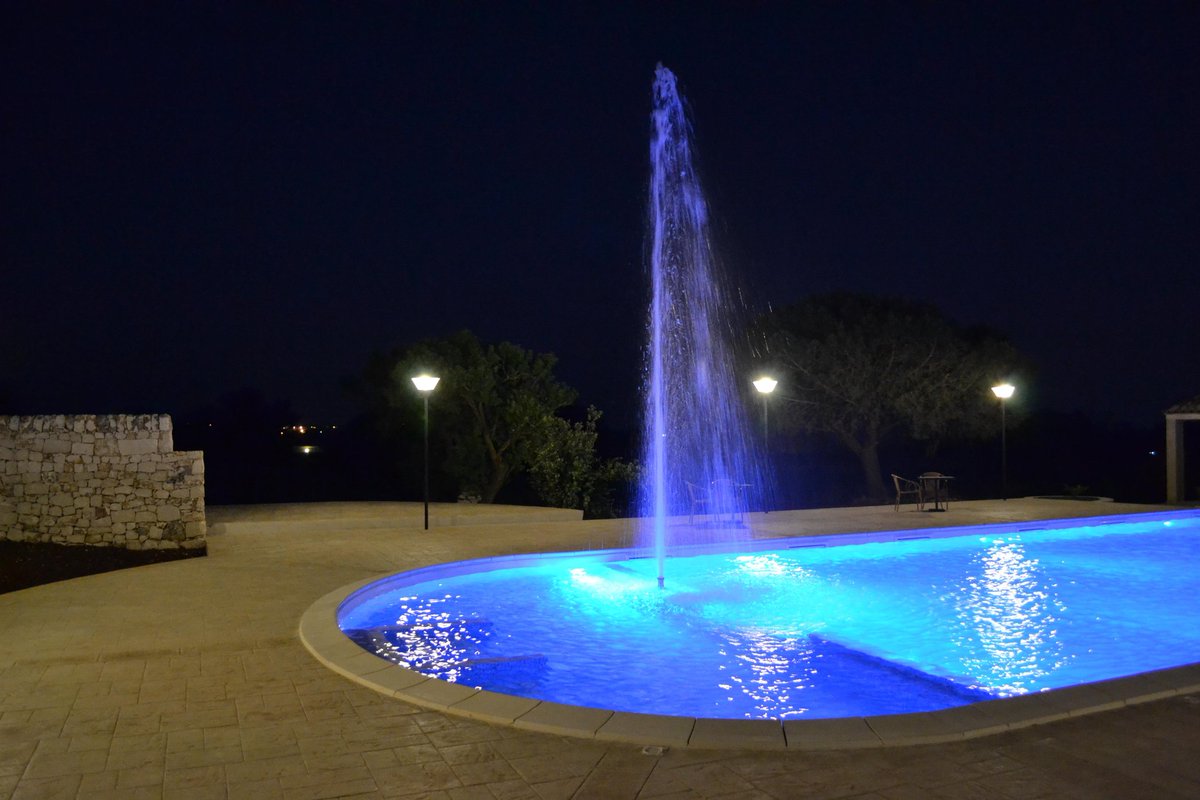 🇮🇹 Se una notte di giugno potesse parlare, probabilmente si vanterebbe di aver inventato il romanticismo

🇬🇧 If a June night could talk, it would probably boast that it invented romance – Bern Williams

📧 info@artemisiaresort.com
☎️ 0932/642575
📍 Via Enrico Caruso, 13 - Ragusa