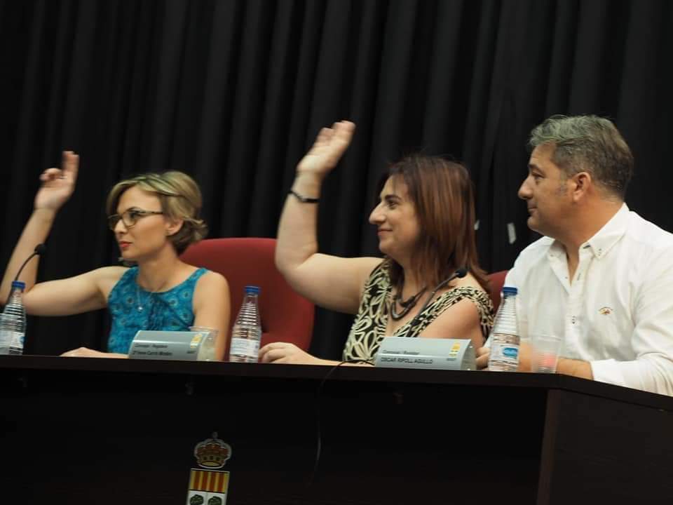 CompromisBusot's tweet image. Dissabte Passat van jurar el càrrec les nostres regidores Irene Carrió i Alícia Climent ♀️💪
 Ho faran amb tota la responsabilitat política que això implica,de forma constructiva sempre oberta a treballar per fer de Busot un poble més transparent, participatiu,més just i solidari