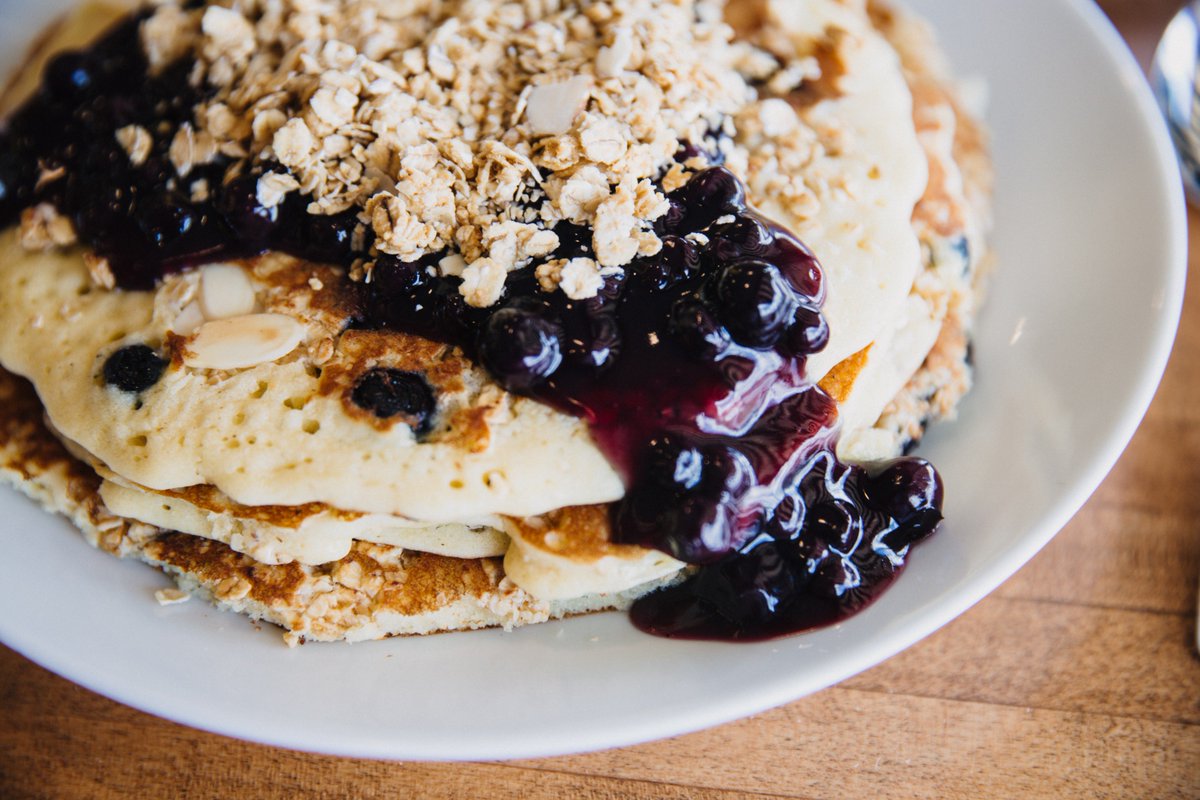 lepeepindy's tweet photo. Got the Monday blues? Well, we can help with that! Come to Le Peep Restaurants and try our Monday Blues stack. A FULL stack of blueberry filled pancakes, topped with blueberry compote and crunchy granola. Don't worry, this will cure your Monday blues for sure 😋 https://t.co/JXPN2tYgZj