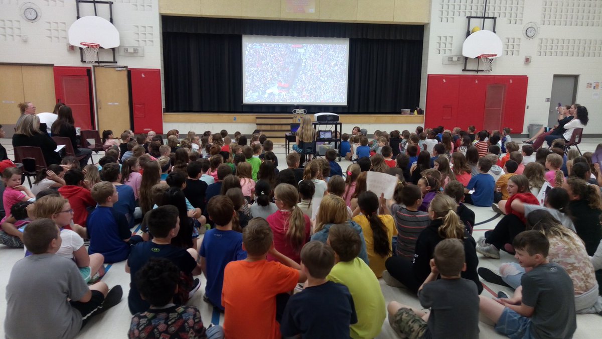STA_ycdsb's tweet photo. We The North! #WeTheNorth @ycdsb @TAcunto @abfalconi https://t.co/I9oFIfrrll