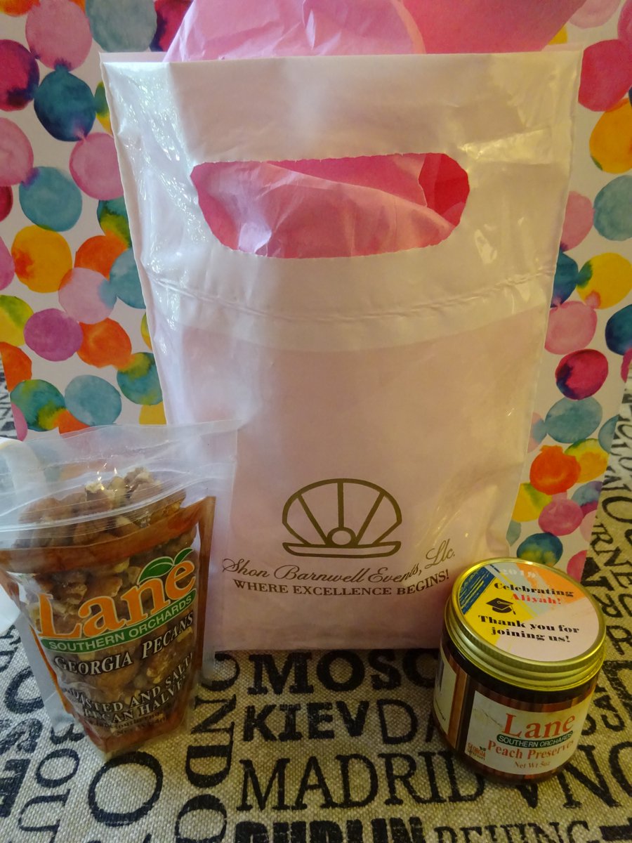 BarnwellEvents's tweet photo. Best #GAPeach Party Favor ever! Thank you @LaneSouthern for the delicious Cinnamon Pecans and Peach Preserves - our guests loved them!
#2019Grads #PartyFavor #GAPeaches #Events #LaneSouthernOrchards #MyVetBiz #ShonBarnwellEvents #WhereExcellenceBegins https://t.co/sSDKFD6xpv