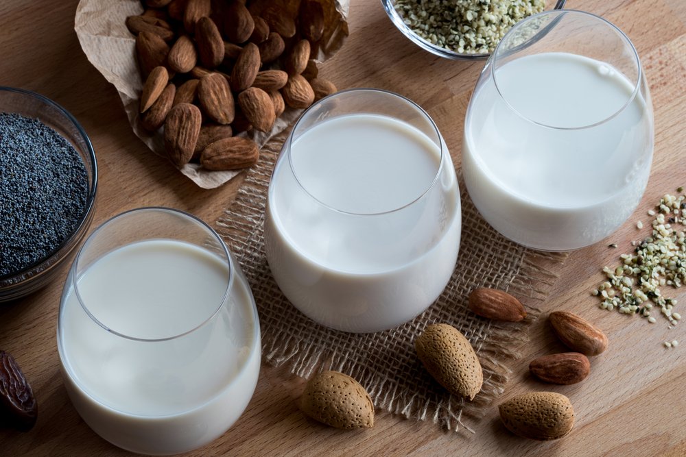 The Health Benefits Of Plant-Based Milks + How To Make Your Own - naturallivingideas.com/plant-based-mi… #plantmilk #milk #almondmilk #nutmilk #health #vegan #natural #nutrition #naturallivingideas