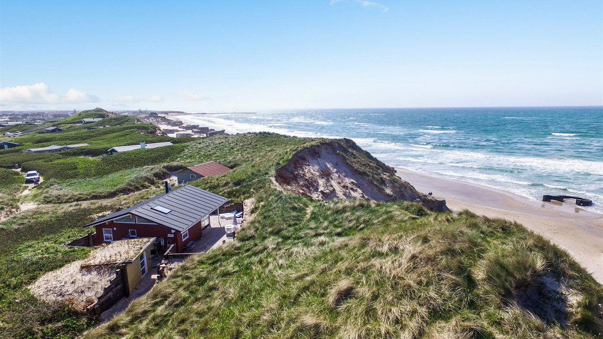 TUIDeutschland's tweet image. Ein Haus am Meer, wer träumt nicht davon... 🏠🌊🤩 Ein kleiner Start wäre schonmal gemacht mit unseren TOP 10 Ferienhäusern am Meer - von Dänemark bis Südafrika. Zum #TUIBlog: tui.com/short/AoEf7