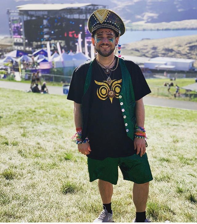 LunarThreadz's tweet photo. #mcm goes out to this handsome night owl @nick_badbird_jones 🦉🌟
•
I hope everyone had an amazing festival weekend! Be sure to tag Lunar in your pics to be featured💜
•
Please note: no orders will be shipped between June 24 &amp; July 2! Get your Fores… https://t.co/znyNHtEZve https://t.co/gXyGRdzoet