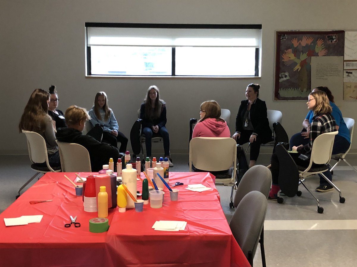 Shout out to community partner <a href="/AlgonquinColleg/">Algonquin College</a> for teaming up with @RCDSB at Opening Doors to Future Opportunities. Gr 7 &amp; 8 students from across the county enjoyed hands-on learning, &amp; parents became more informed on how to support transitions to high school and beyond 👍🏼