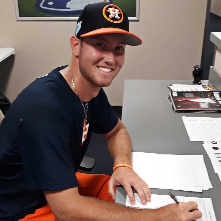 GoCamelsBSB's tweet photo. 🌪 + 🌟 + ✍ = 😁

#ProHumps | #RollHumps 🐪⚾ https://t.co/xX31HInJZV