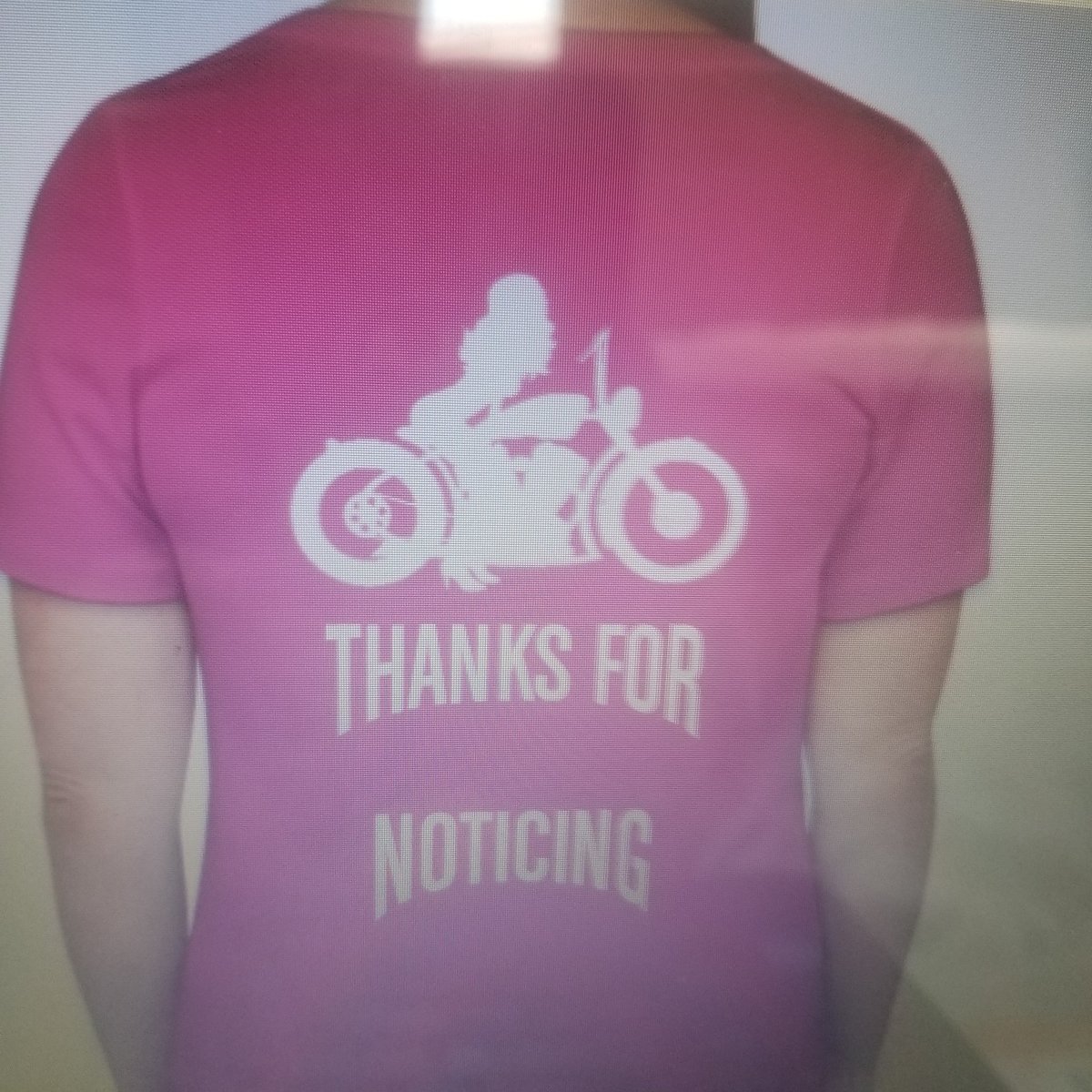 TWISTEDTHROTTL1's tweet photo. Womans riding shirt. #crashingsucks #twistedthrottle #doyouseemenow #womenridetoo #dontgetoffended #watchoutformotorcycles #motorcyclelife #donthitme https://t.co/VeLrDu1ePu