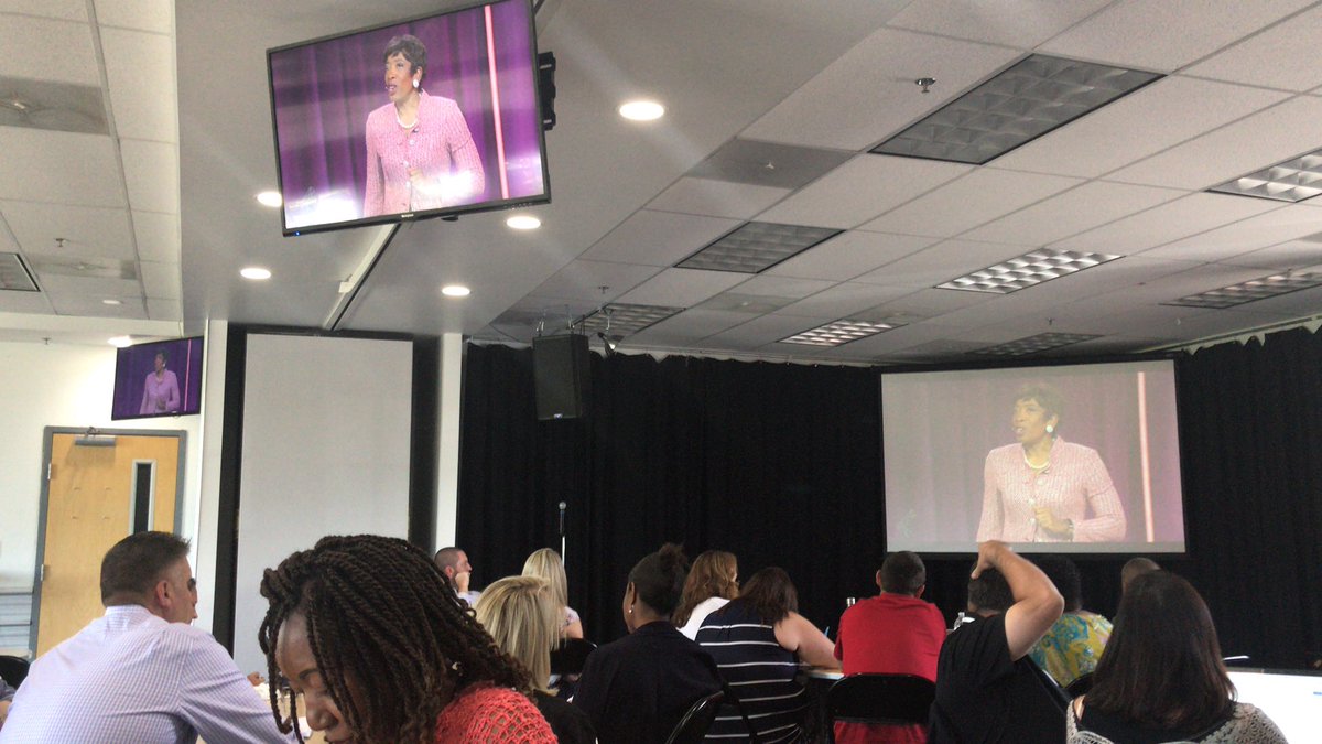 Rdotcarter1's tweet photo. @carlaharris says “leadership is a journey from execution to empowerment” during #leadercast2019 rebroadcast @LCPSLeadership #lcps19 #leadloudoun #banfam https://t.co/Hg5H3D2goE