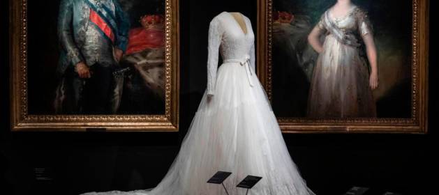larazon_es's tweet photo. #Cultura 👗 El Thyssen encumbra el arte de Balenciaga 📝 Por @DaniellaMV https://t.co/FeZyhJ14eF https://t.co/vhL7DF6YvR
