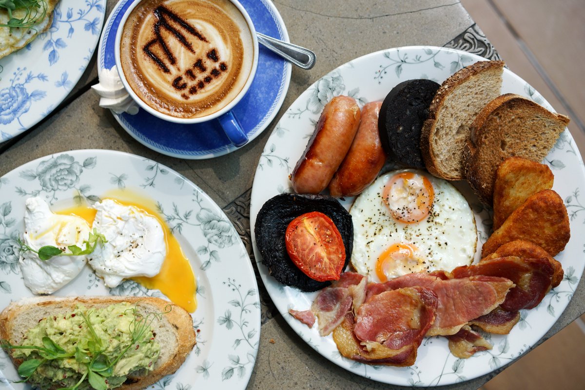 BreakfastLDN's tweet photo. From weekday breakfast meetings to fuelling for weekend adventures, here's what City Lounge has to offer: https://t.co/Pq4vaO8oAl https://t.co/D3eGw9NtgC
