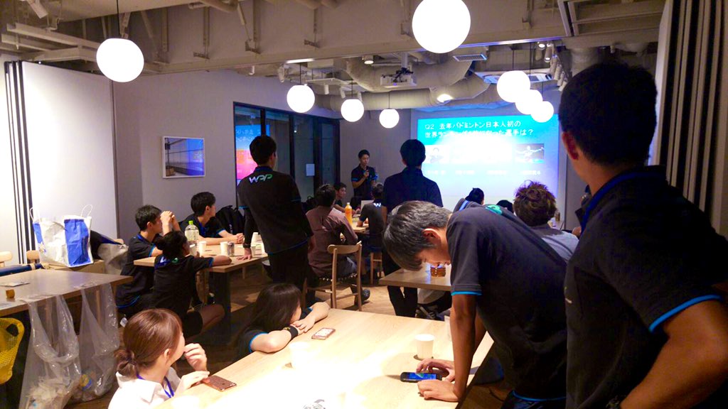 A_Partners_JP's tweet photo. 【グループ対抗クイズ大会】

黒川さんが特別に持ってきていただいた

景品をかけてグループ対抗で行いました！！

スポーツにちなんだ内容でした！

途中ハプニングがありながらも

楽しくできたかなと思います！！

#WPP東京交流会 https://t.co/qgVkcw2YLe