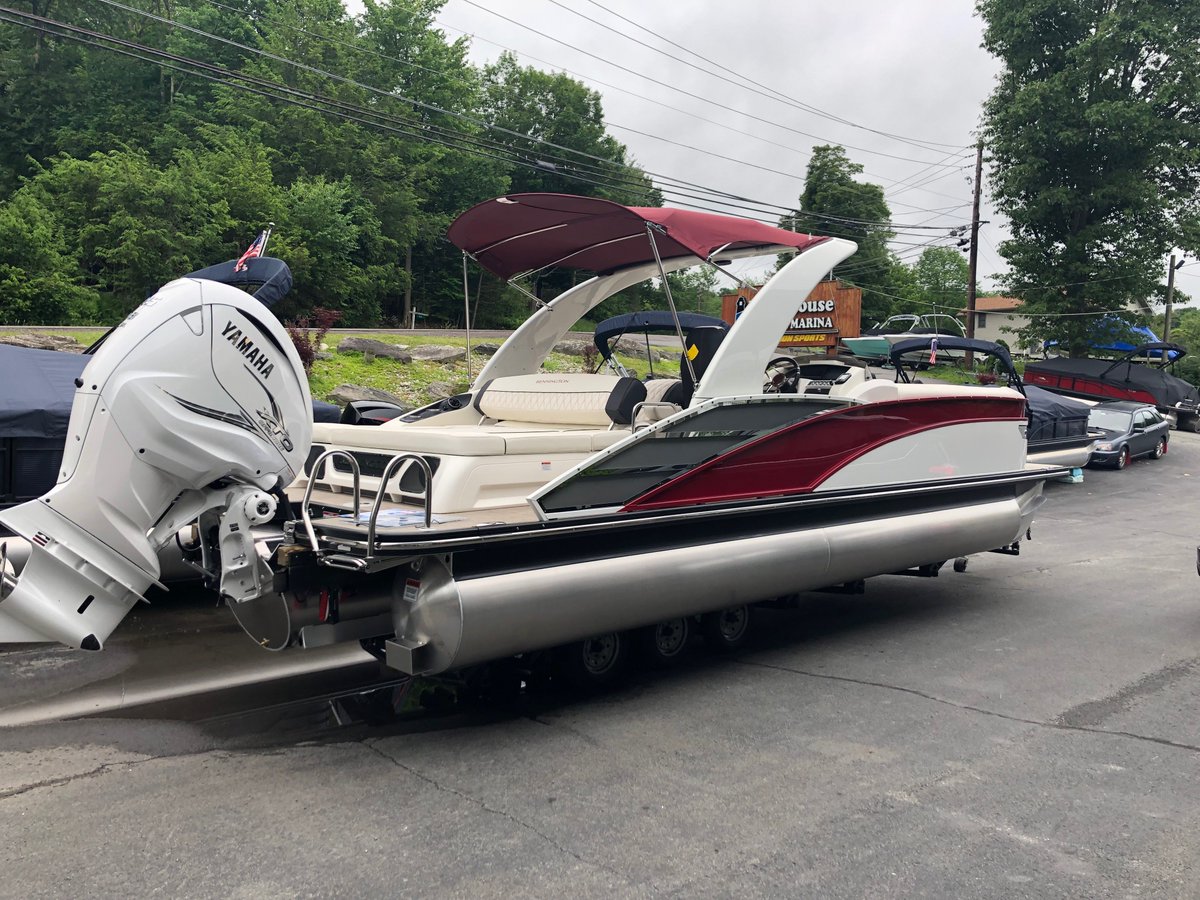 LighthousePA's tweet image. New 2019 25' RX Sport With A 425 HP Yamaha Outboard!