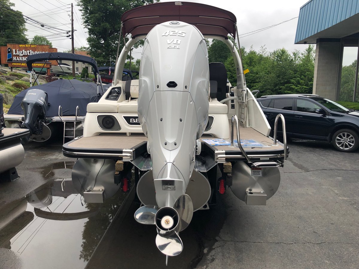LighthousePA's tweet image. New 2019 25' RX Sport With A 425 HP Yamaha Outboard!