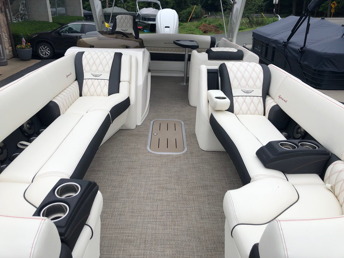 LighthousePA's tweet image. New 2019 25' RX Sport With A 425 HP Yamaha Outboard!