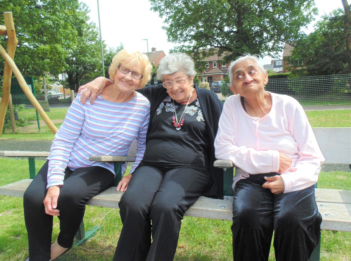 vanessaW3RT's tweet photo. Neighbours Together, CAN combat Loneliness @Watford3RT 
#NeighboursTogether #LetsTalkLoneliness  #endloneliness https://t.co/6hBpAEZ5wp