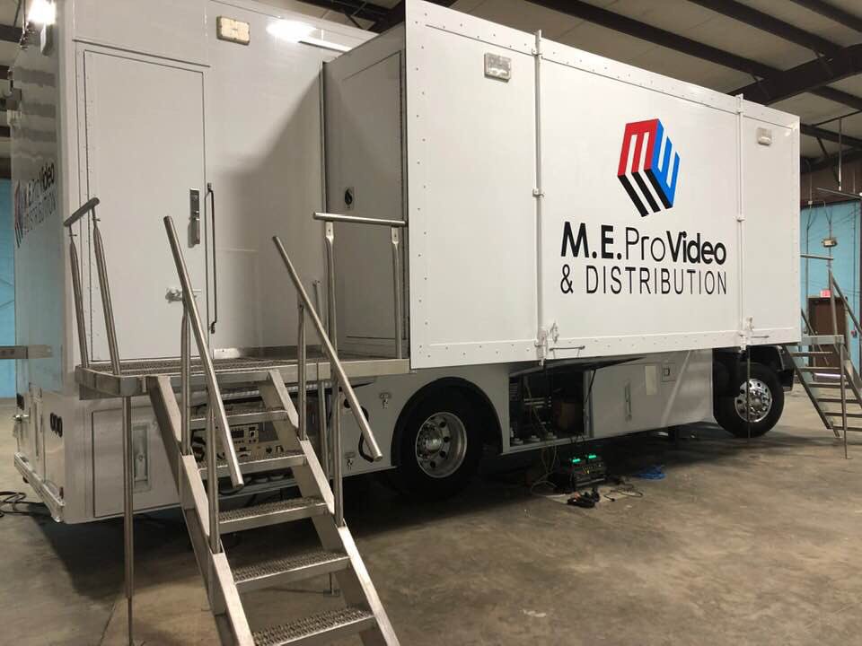 CustomMobileM's tweet image. Say 👋🏼 to our newest truck! “Tommy” will be working on the east coast this Fall #livesports #mepro #production