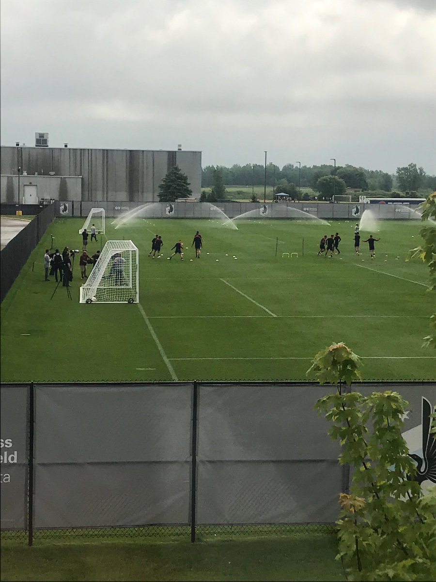 BSC_ExecD's tweet photo. USA men’s team preparing for the opening game of the Gold Cup today ⁦@NSC_Sports⁩ ⁦@BlaineSoccerMN⁩ https://t.co/O2ffAyvIsU