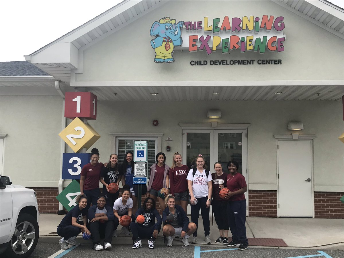 FDUKnightsWBB's tweet photo. Our Knights are at it again! This time with a different crowd, but with the same end goal: giving back the game we love 💙❤️🏀🛡 #SummerKnights #tlehackensack #thelearningexperience #necwbb https://t.co/1kHjv90VWl
