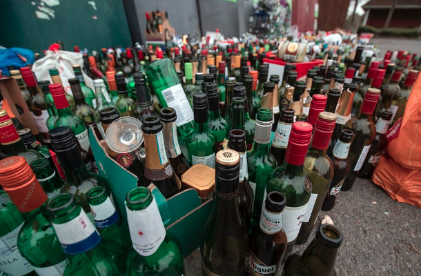 IrishBalers's tweet photo. Are you in the hospitality industry and can relate to this image?⬇️ Get in touch with Irish Balers as we have the solution!😮
@VFIpubs #LouthChat 
♻️ https://t.co/iTHokVxjhw https://t.co/IMRCICg6PT