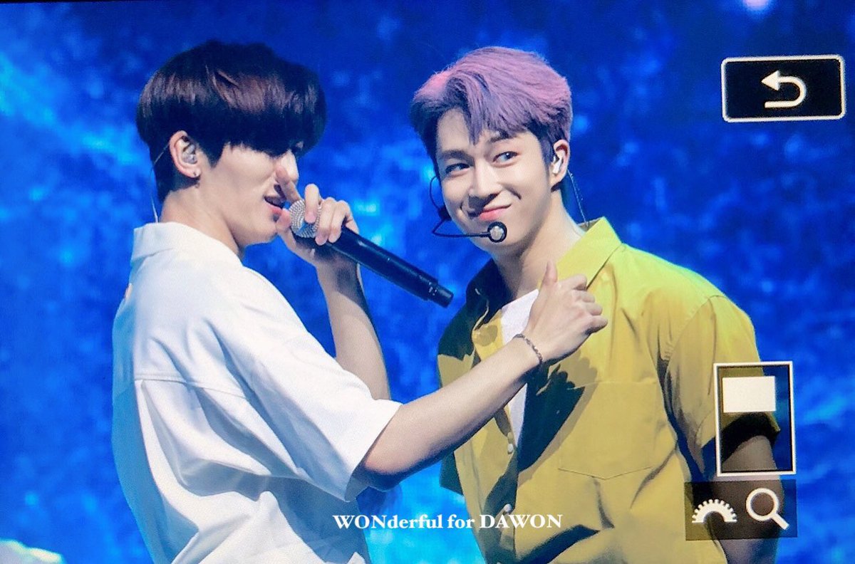 DW_xxx95's tweet photo. 190617 _ SHOWCASE
โฆ๏ธ
#SF9 #์์ค์ํ๋์ธ
#DAWON #YOUNGBIN #YOUNGDA
#๋ค์ #์ํ #์๋น #์๋ค
#ใใฆใฉใณ #ใตใณใใงใฏ #ใจใณใใณ
#SF9COMEBACK https://t.co/1kub9u597b