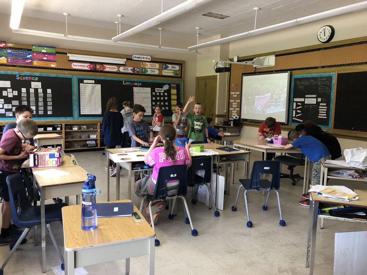Grade 4/5 working and watching the <a href="/Raptors/">Toronto Raptors</a> Championship Parade, watching Canadian history in the making. #WeTheNorth <a href="/ElginEagles/">Elgin Eagles</a> <a href="/GEDSB/">Grand Erie District School Board</a>