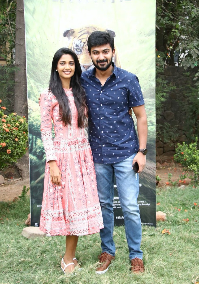 KollywoodCinima's tweet photo. #ThumbaaPressMeet #Thumbaa #Thumbaa4DaysToGo Pic 01
@harishramlh @anirudhofficial @MervinJSolomon @iamviveksiva @DhayaSandy @Darshan_Offl
@ikeerthipandian @ActDheena @RegalReels @rolltimestudios @SonyMusicSouth @kjr_studios https://t.co/5fLEmr8fOS
