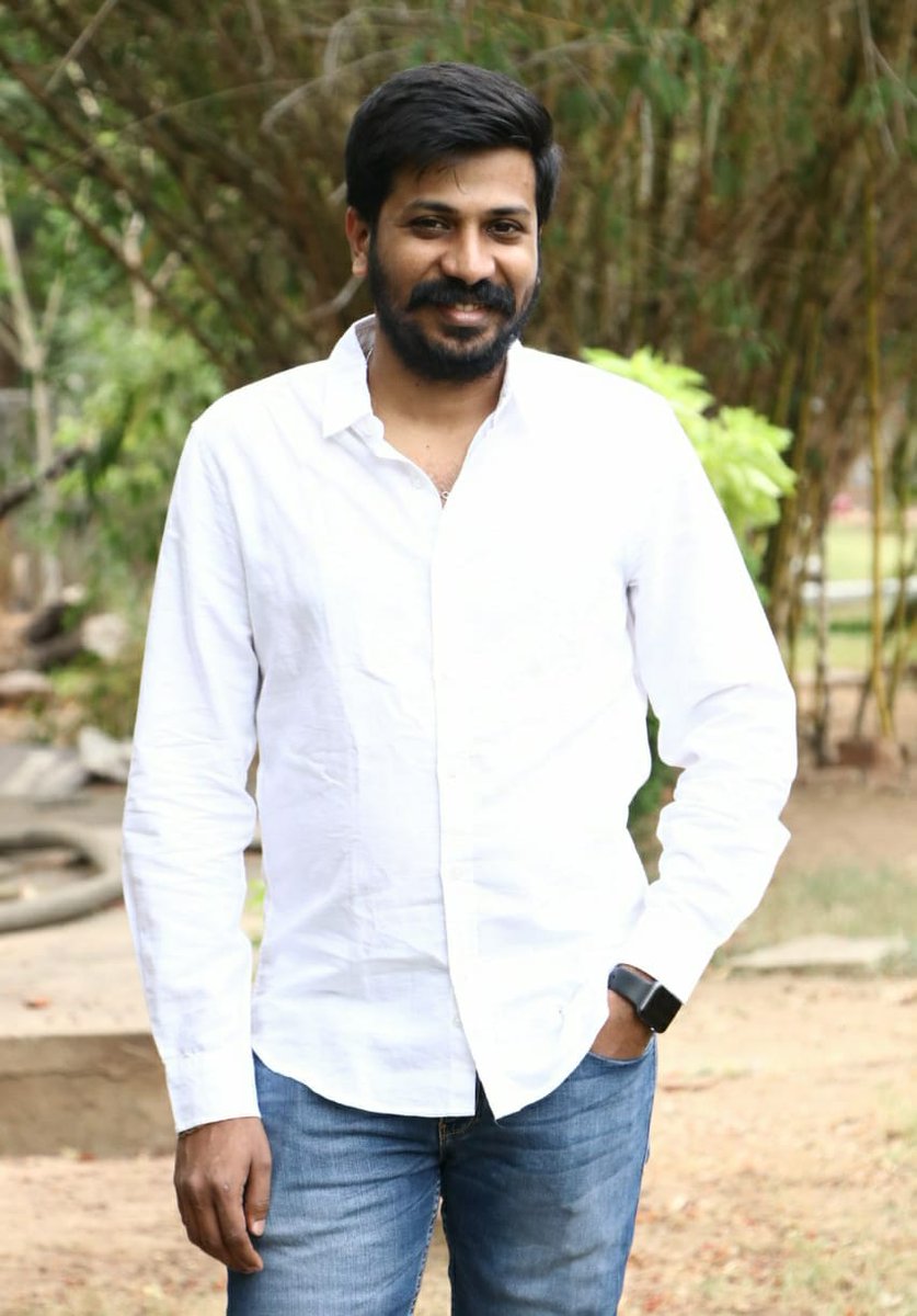 KollywoodCinima's tweet photo. #ThumbaaPressMeet #Thumbaa #Thumbaa4DaysToGo Pic 02
@harishramlh @anirudhofficial @MervinJSolomon @iamviveksiva @DhayaSandy @Darshan_Offl
@ikeerthipandian @ActDheena @RegalReels @rolltimestudios @SonyMusicSouth @kjr_studios https://t.co/0n311TXUo4