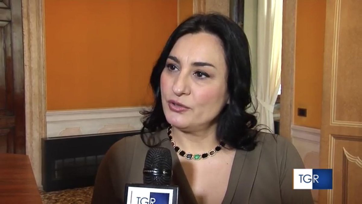 SkillandMusic's tweet photo. «Ho cantato Donna Anna per molti anni e qui sarò Donna Elvira». Su @TgrVeneto l'intervista di Elena Chemello a @carmelaremigio per la sua 500esima recita nel #DonGiovanni di #Mozart, da domani al @teatrolafenice! #DamianoMichieletto #JonathanWebb
👉https://t.co/65AmbyyO1q https://t.co/QxfDgWAr6P
