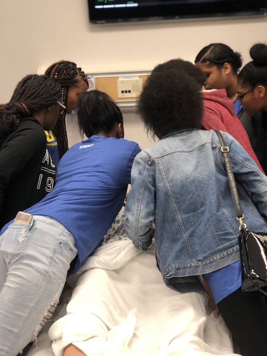 jenniferznanni's tweet photo. Leading our guests from the @TexasWesleyan #upwardbound program around our campus today. They are learning about careers in the medical field, our library and how @SaferCareTexas is working to keep Texans safe. #iamsafercare #thisisunthsc @UNTHSC https://t.co/ITbfwYozhC