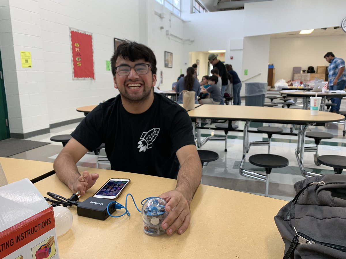 FTC13108's tweet photo. We had the opportunity to be a part of @HarlingenCISD FLL Summer Robotics Camp today! #CodersInTheMaking #WeAreHcisd @PamGarrettHCISD @SandraGTHCISD @LeapforSTEM #OMGRobots https://t.co/NHMhVMHAne