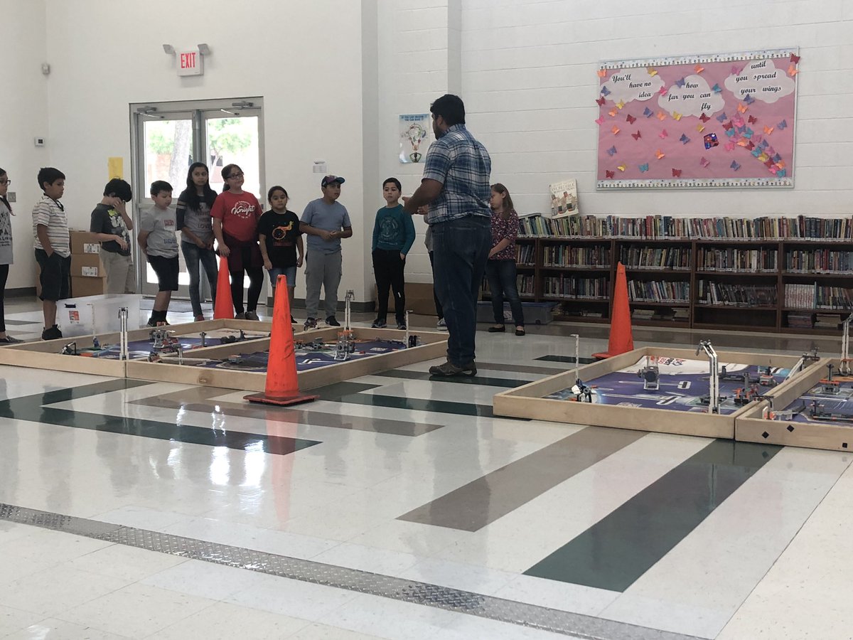 FTC13108's tweet photo. We had the opportunity to be a part of @HarlingenCISD FLL Summer Robotics Camp today! #CodersInTheMaking #WeAreHcisd @PamGarrettHCISD @SandraGTHCISD @LeapforSTEM #OMGRobots https://t.co/NHMhVMHAne