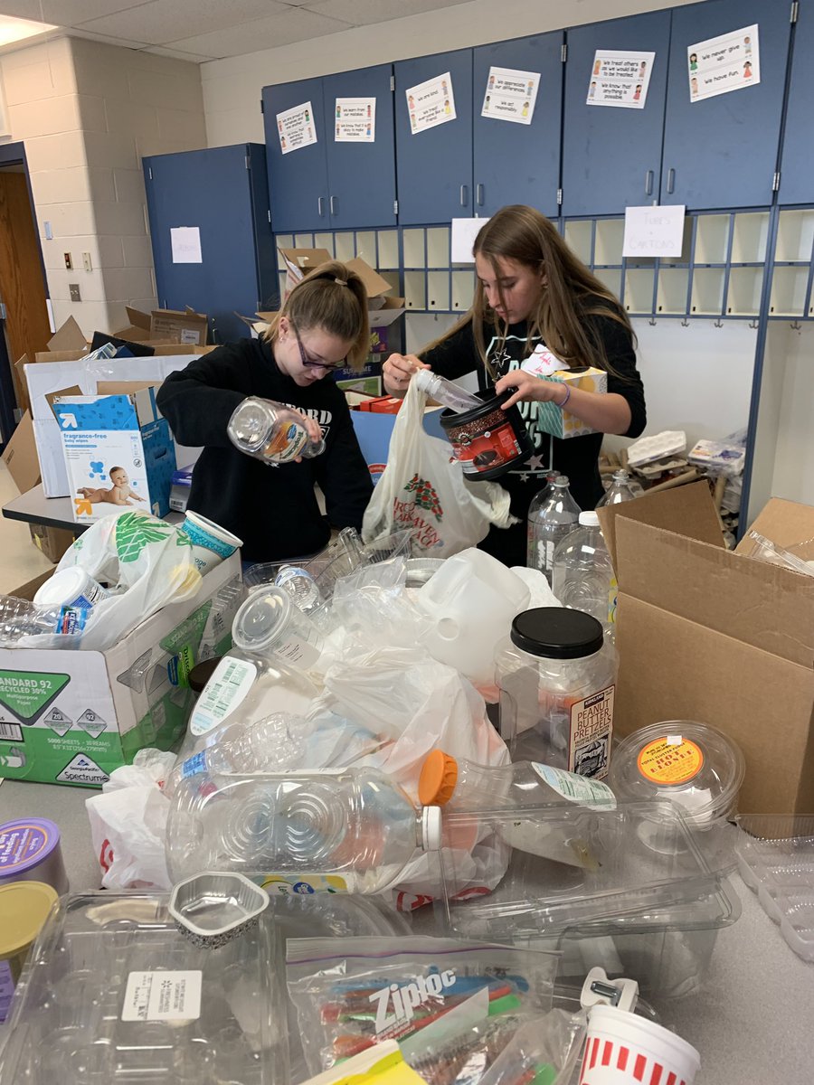 CSroom112's tweet photo. Creating solar possibilities @CCSD93 #InnovationCamp93 @wittymcwit https://t.co/JnVgRgNnr1