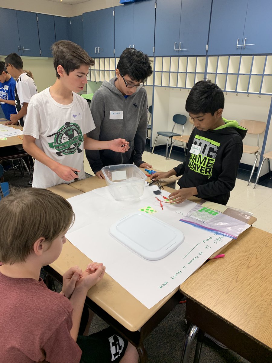 CSroom112's tweet photo. Creating solar possibilities @CCSD93 #InnovationCamp93 @wittymcwit https://t.co/JnVgRgNnr1