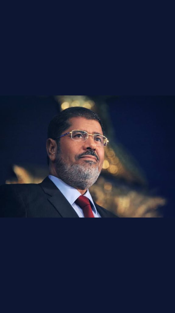 elonue's tweet photo. Gövdemi hapsetseniz de  kalbimle taşlayacağım sizi.Benim bundan sonra eve dönüşüm olmasa da gidecek bir cennetim var. Beni belki zaferlerle gömecekler lakin sizi ahımın ordusu devirecek ! Allah yaşadıklarımı mazlum halkıma da zalimlere de unutturmasın.. https://t.co/XZCirJtQz3