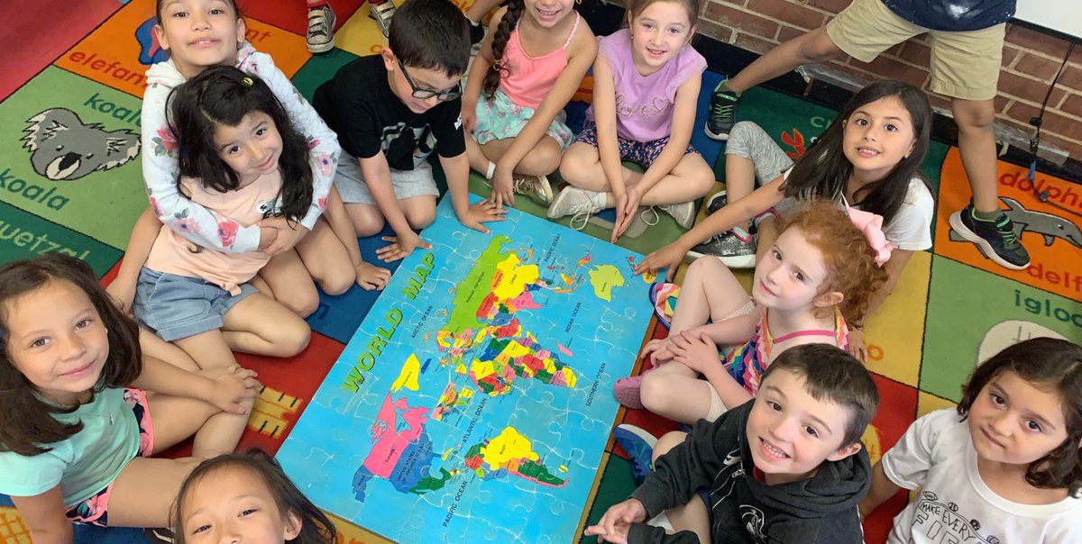 MissBauer9's tweet image. We built a world map today and drew ourselves in our Mineola community! #meonthemap 🌎#mineolaproud