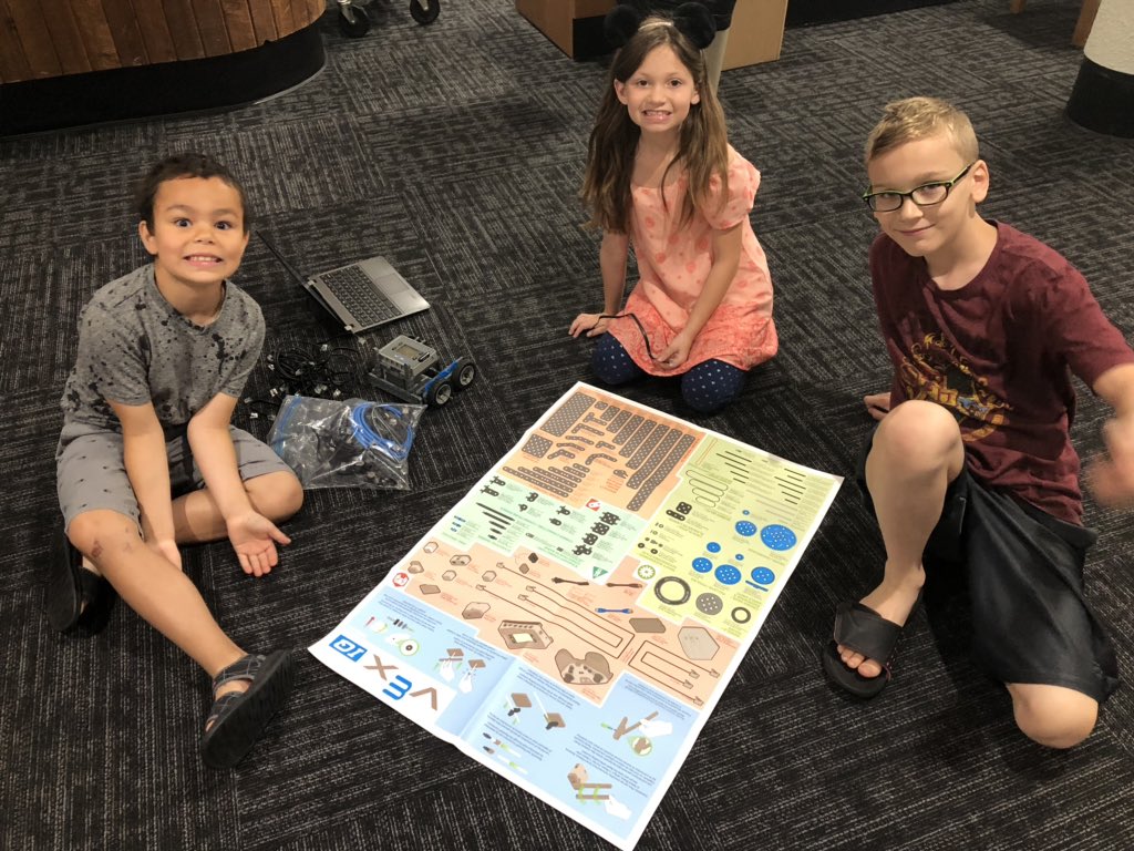 MarvinScience's tweet photo. Delphi Community Elementary School is rockin’ summer robotics!!
#dcesrobotics #OraclePride #robotics #2019summerfun https://t.co/GGX4ZfZv6L