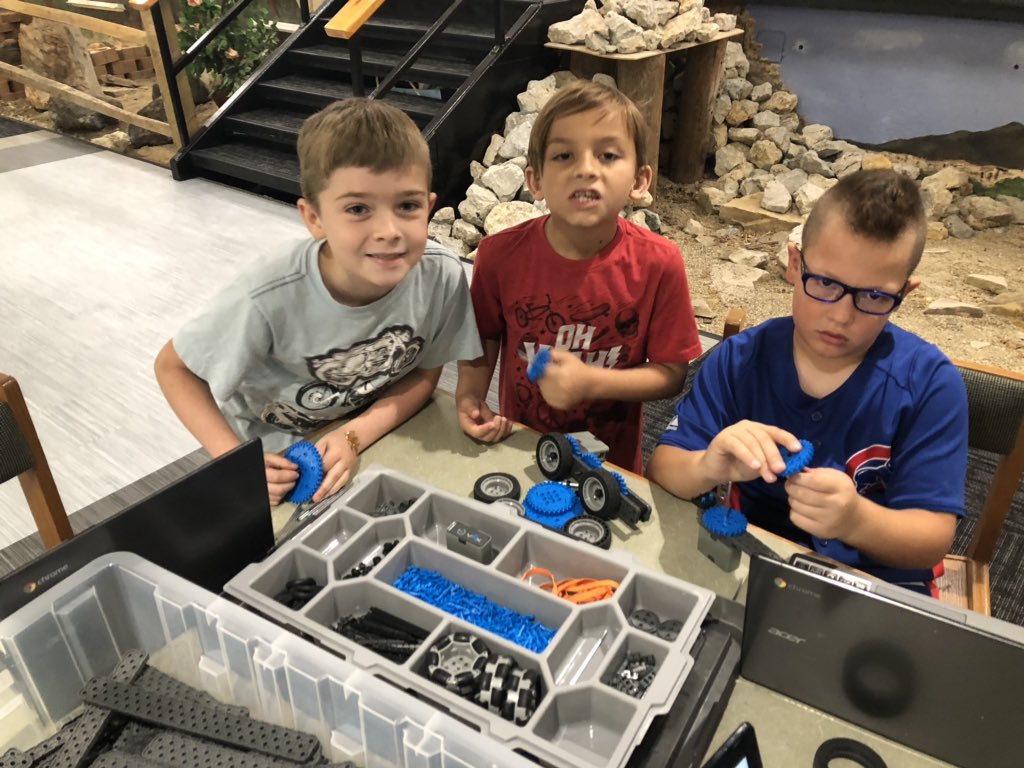 MarvinScience's tweet photo. Delphi Community Elementary School is rockin’ summer robotics!!
#dcesrobotics #OraclePride #robotics #2019summerfun https://t.co/GGX4ZfZv6L