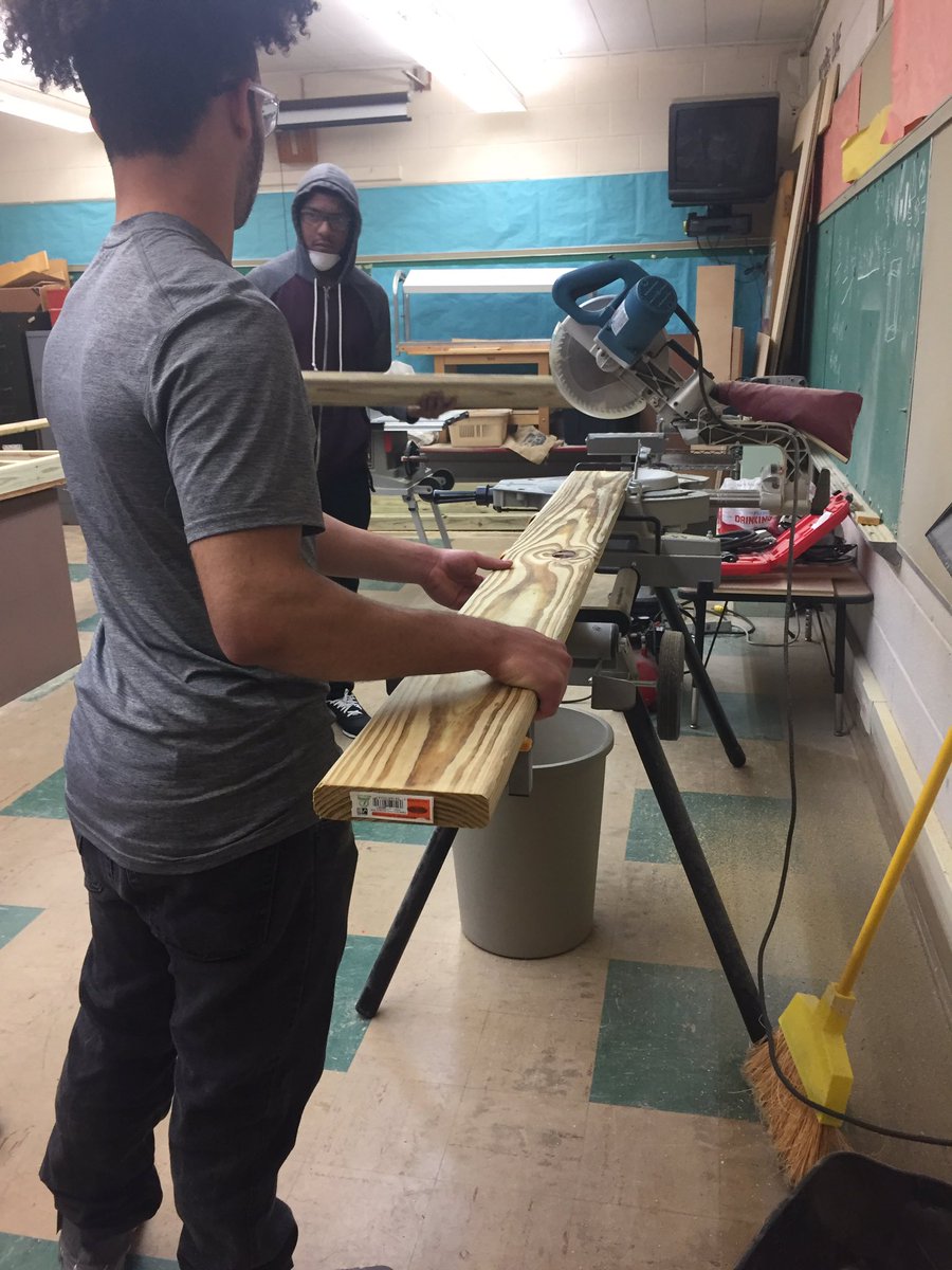 kidsof216's tweet photo. Monday funday! Continuing construction on project #2 #workworkwork #summerschool #alwaysbuilding #VocEd #kidsof216 https://t.co/hWEOtJteDi